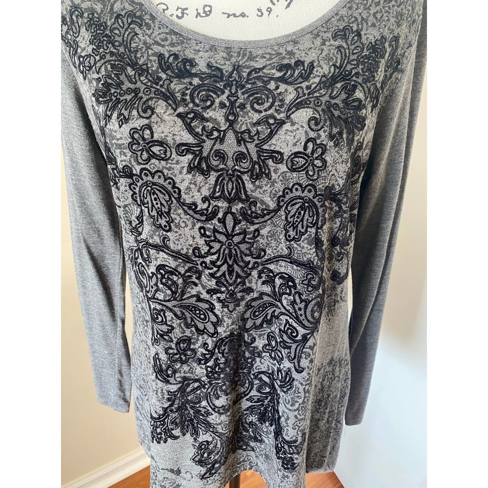 Women’s Hannah Size Medium Long Sleeve Pullover Shirt